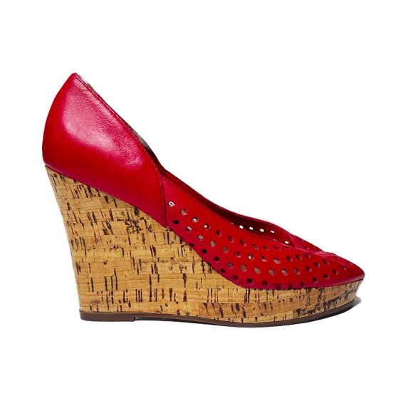 Steve Madden Visible Platform Open Toe Wedge Heels Perforated Red Leather 6 B - Picture 13 of 13